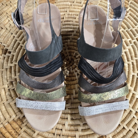 Dansko Metallic Black Silver Bronze Strappy Sandals 11-11.5 - Picture 2 of 8